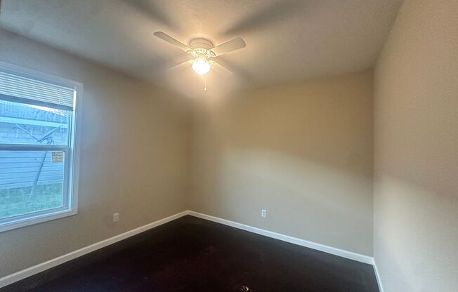 3 beds, 2 baths, $1,000