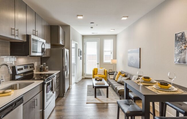 1 bed, 1 bath, 562 sqft, $1,595, Unit 403