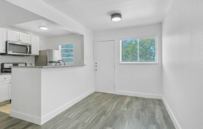 1 bed, 1 bath, 755 sqft, $1,150, Unit 107