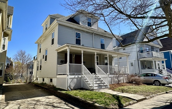 82 DEXTER AVE