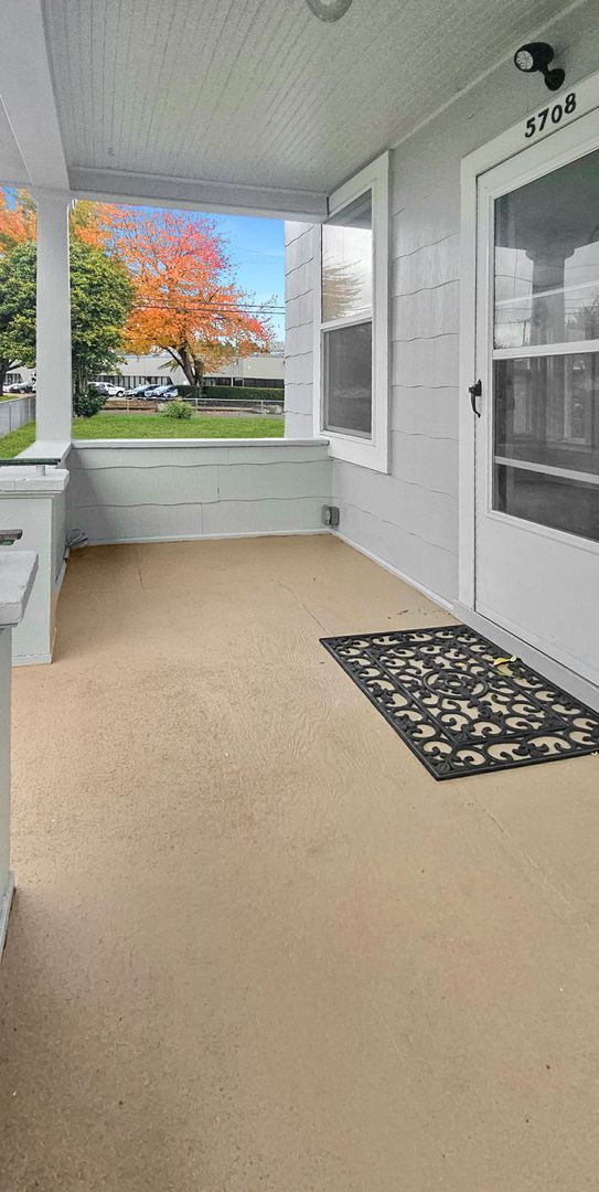 2 story, 3bed/1bath Georgetown Gem