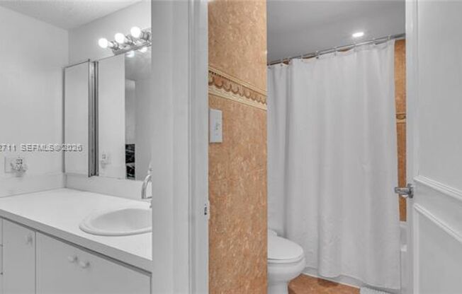 2 beds, 2 baths, $3,500, Unit # 1911