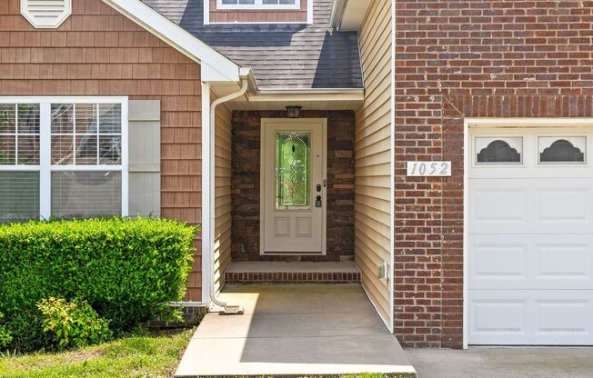 3 Bedroom 2 Bath Pet Friendly Home For Rent Near Post!