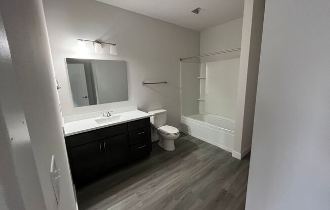 1 bed, 1 bath, 802 sqft, $1,495, Unit Lime 124