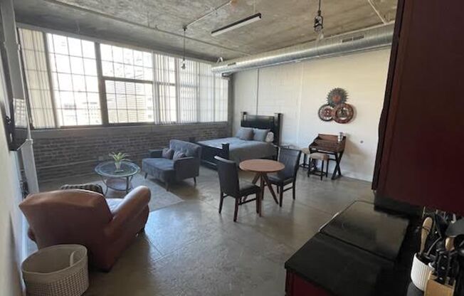 Studio, 1 bath, 610 sqft, $1,450, Unit 110-602