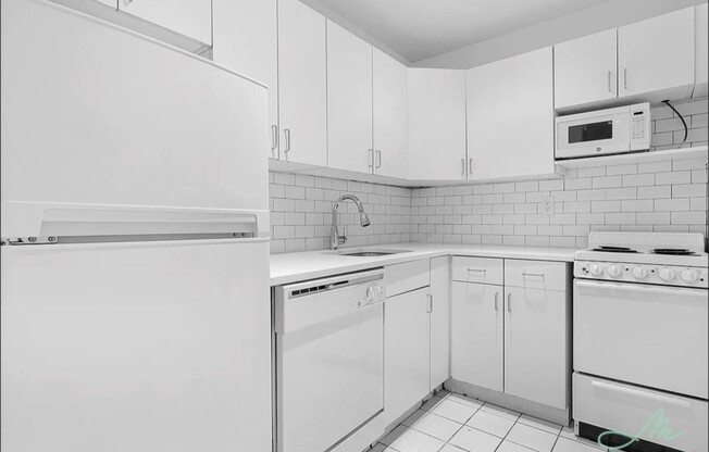 1 bed, 1 bath, $3,800, Unit 8F