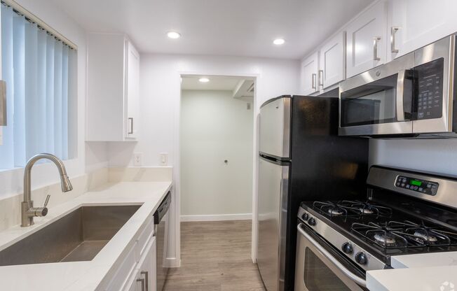 1 bed, 1 bath, 850 sqft, $2,498, Unit 407