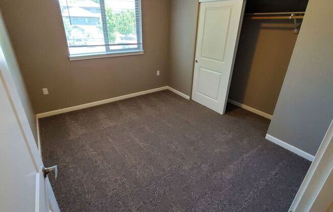3 beds, 2 baths, 1,127 sqft, $1,790, Unit 211