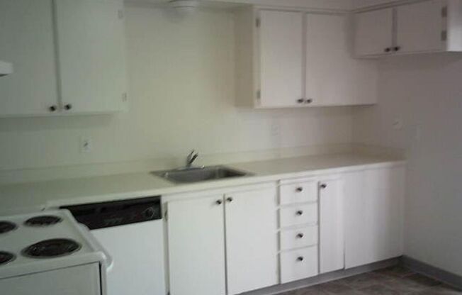 Large Two Bedroom Duplex Homes with a Private Back Yard