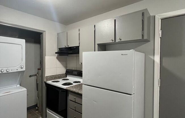 Studio, 1 bath, 450 sqft, $1,000