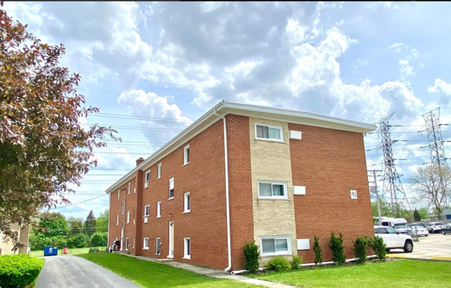 41 E BLECKE AVE