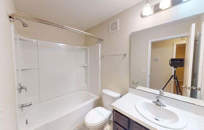 2 beds, 2 baths, $1,650, Unit # 107