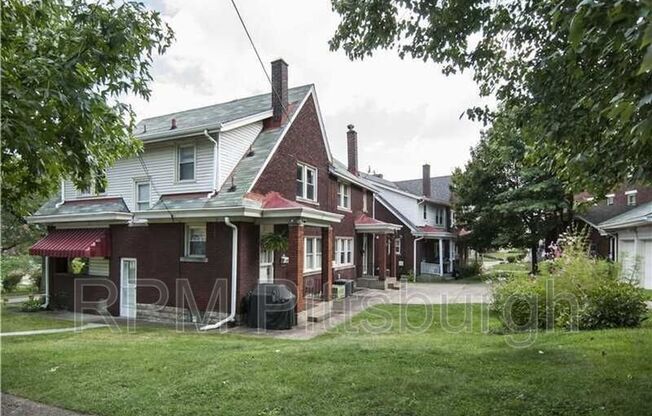 105 N Meadowcroft