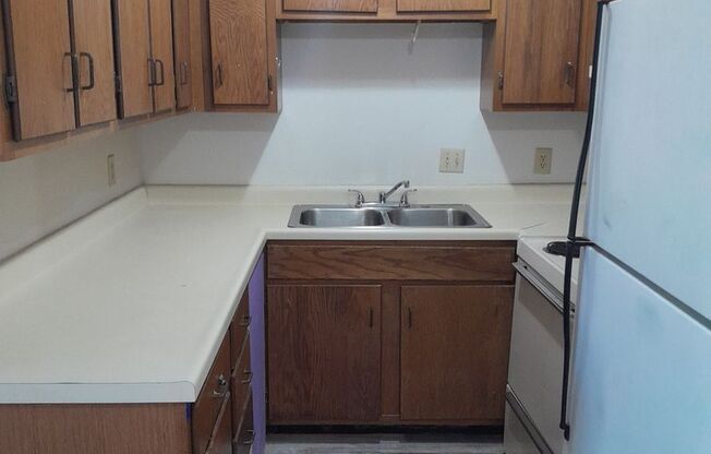 1 bed, 1 bath, $649