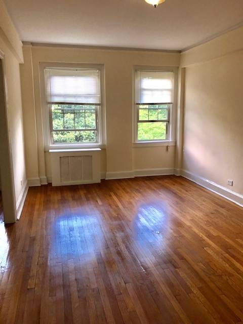 3 beds, 2 baths, 1,300 sqft, $2,300, Unit 315