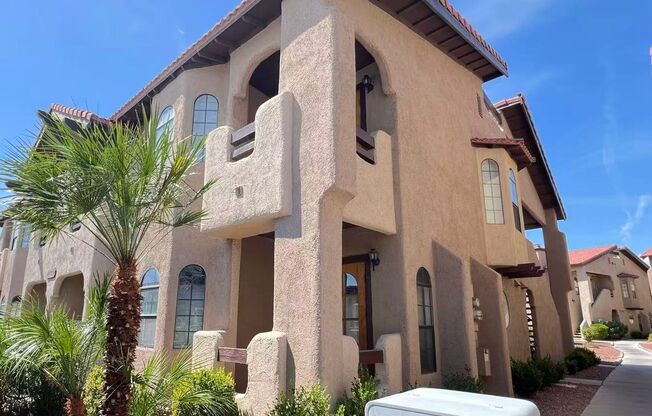 Cozy condo with 2 bedrooms and 2 bathroom