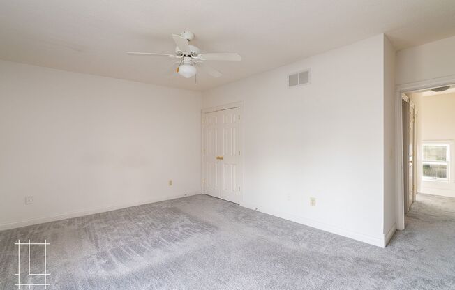 2 beds, 1.5 baths, $1,250, Unit 994 N. 4th St.