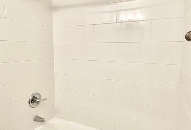 2 beds, 2 baths, 900 sqft, $1,625, Unit 312