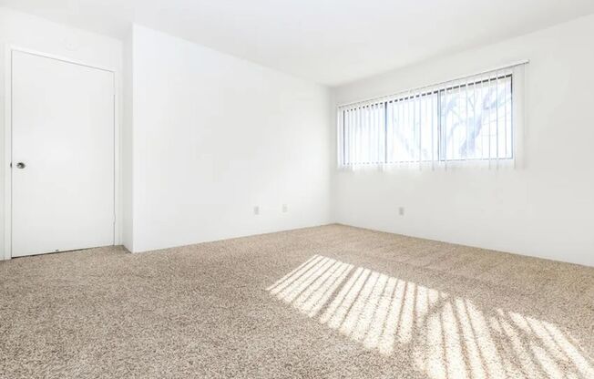 2 beds, 2 baths, 995 sqft, $1,630, Unit 230