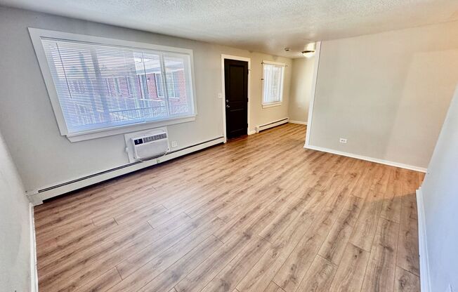 3 beds, 1 bath, 900 sqft, $1,640, Unit 1