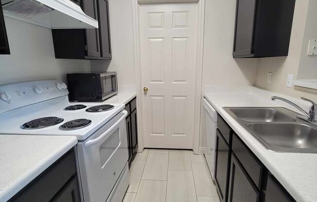 1 bed, 1 bath, 712 sqft, $1,500