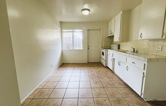 2 beds, 1 bath, 780 sqft, $1,095, Unit Apt B