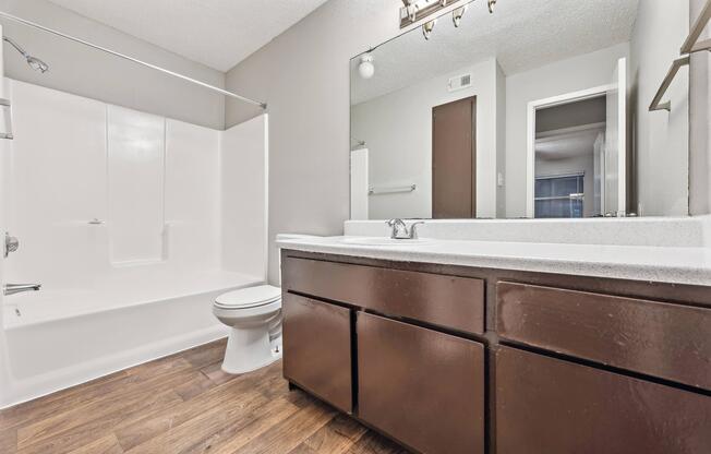 1 bed, 1 bath, 650 sqft, $1,099