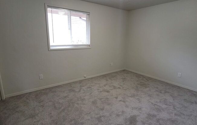 Spacious & Modern Townhouse