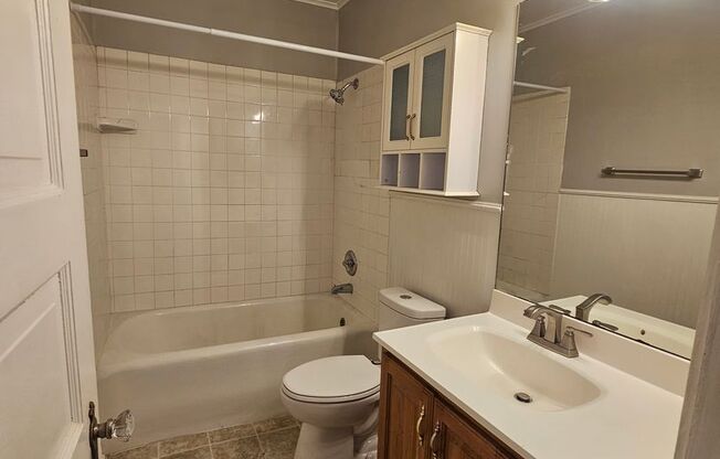 2 beds, 1 bath, 1,200 sqft, $1,250, Unit 1115 S Gary Pl