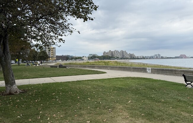 2 beds, 1 bath, $2,650, Unit 4