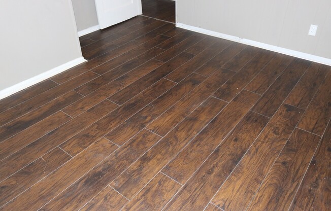 BEAUTIFUL HOME LOCATED CLOSE TO EVERYTHING WITH GARAGE!