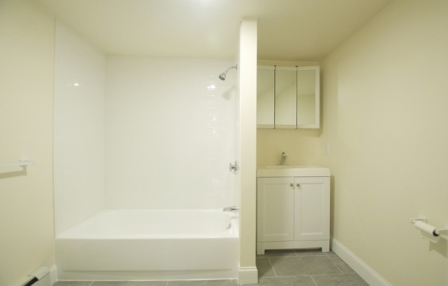 Studio, 1 bath, 400 sqft, $1,995, Unit 2