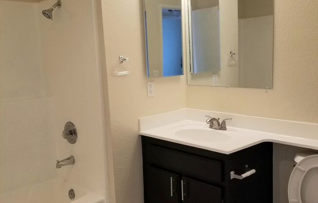 2 beds, 2 baths, 920 sqft, $2,700, Unit 2240-15