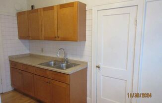 2 beds, 1 bath, $1,100, Unit 903 #3