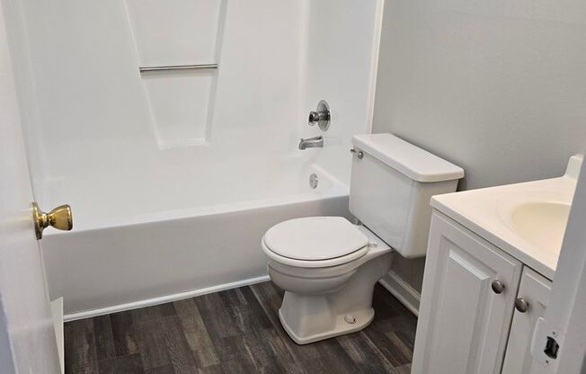 1 bed, 1 bath, 495 sqft, $795, Unit 5760-3