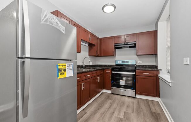 3 beds, 1 bath, $1,595, Unit 6156-1C