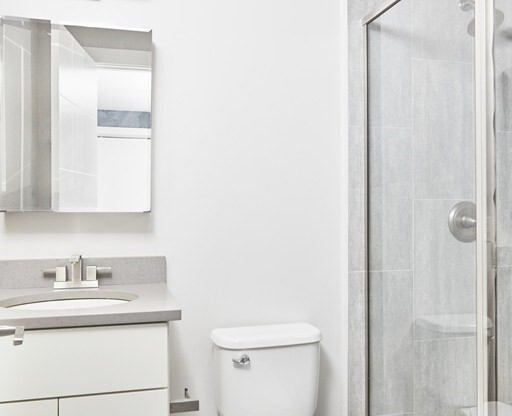 2 beds, 2 baths, $5,300, Unit 406