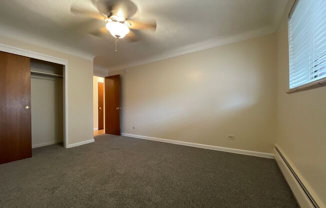 2 beds, 1 bath, 908 sqft, $1,595, Unit 208