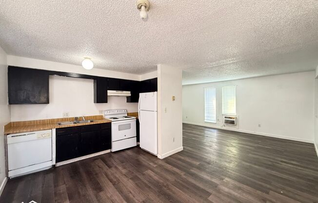 1118-1120 Cherry Ave