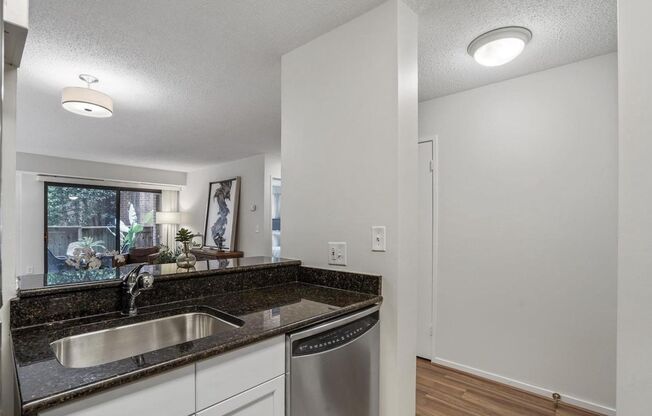 1 bed, 1 bath, $2,300