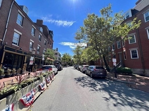 1 bed, 1 bath, 600 sqft, $2,300, Unit 3