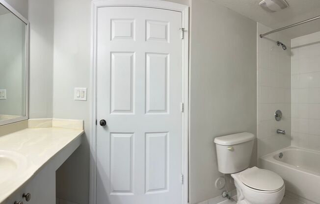 2 beds, 2 baths, 1,204 sqft, $2,067, Unit 10112-B1 - Bostonian