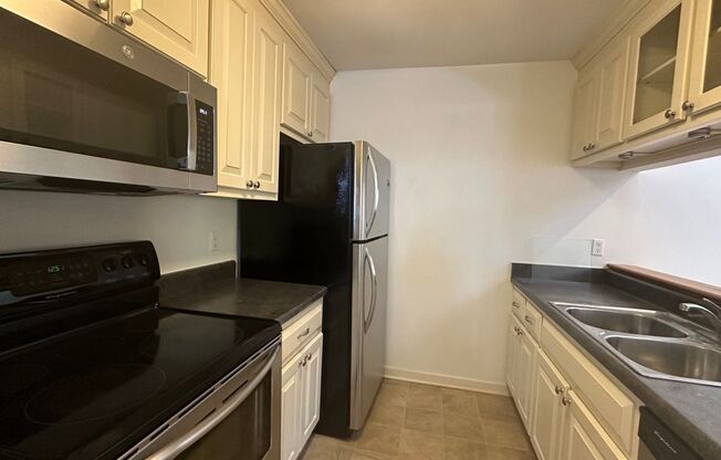 2 beds, 2 baths, $1,800