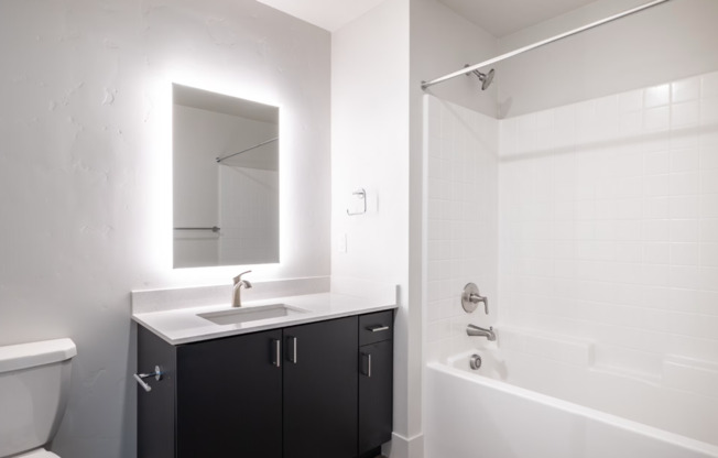 2 beds, 2 baths, 840 sqft, $1,399, Unit 5518-306