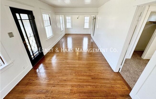 926 1/2 NEWPORT AVE