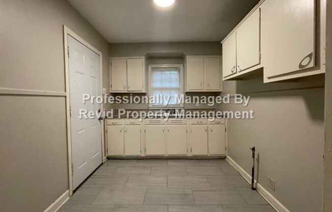 Large 2 Bedroom 1 Bath!