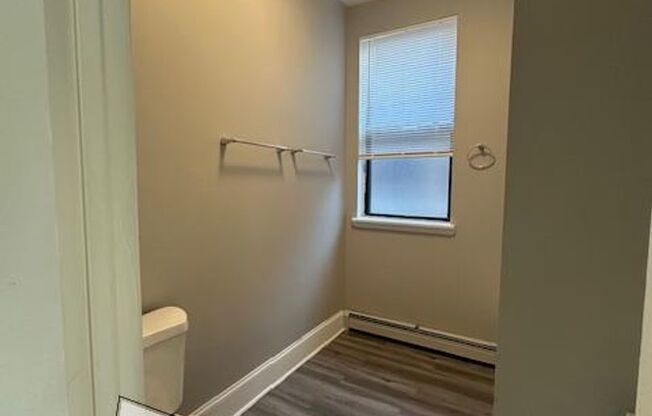 2 beds, 1 bath, 850 sqft, $1,500, Unit 368-3