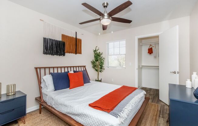 4 beds, 2 baths, 1,375 sqft, $1,599, Unit 18102