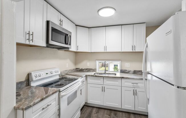 REDUCED Rent $1995.00.... 3 bed/2 bath Split Level, NEW downstairs addition, lots of extras ** FREE 65 INCH TV if moved in by 2/14**