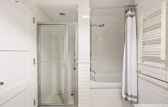 1 bed, 1.5 baths, $6,000, Unit 44D